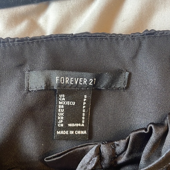 Black satin blouse - Picture 3 of 5